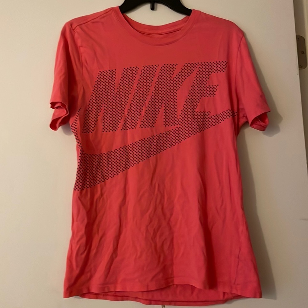 Nike tshirt size medium